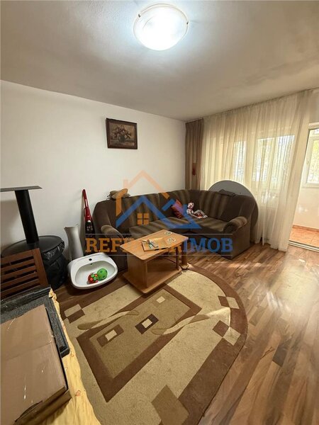 Vanzare apartament 3 camere Drumul Taberei - Parc Moghiros